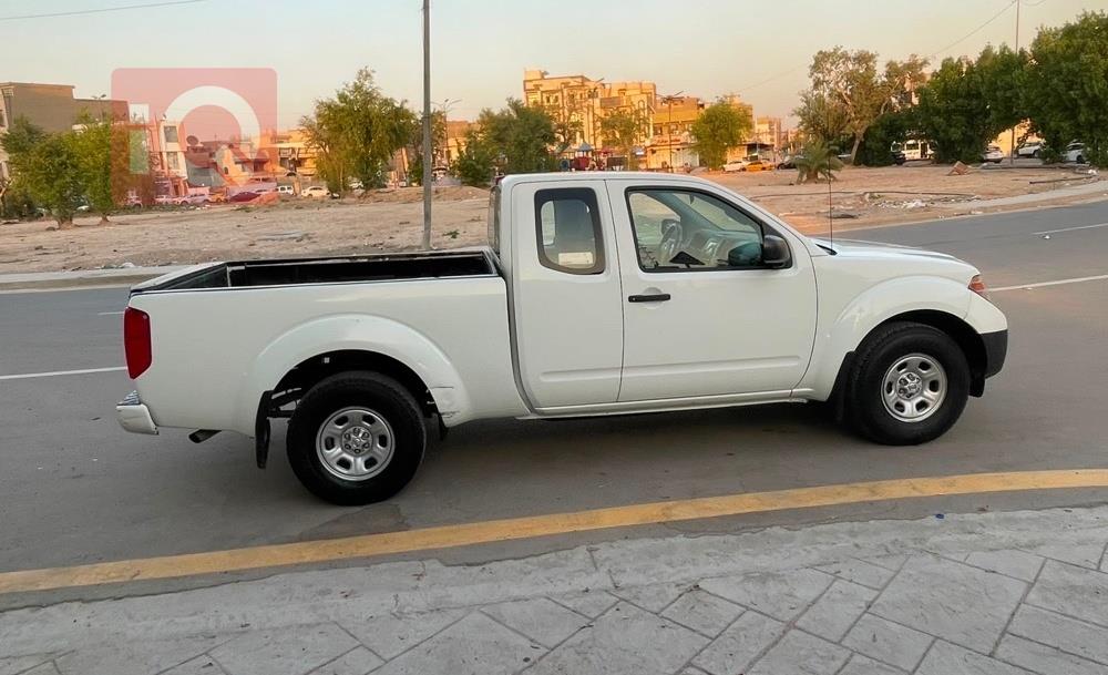 نيسان فرونتير